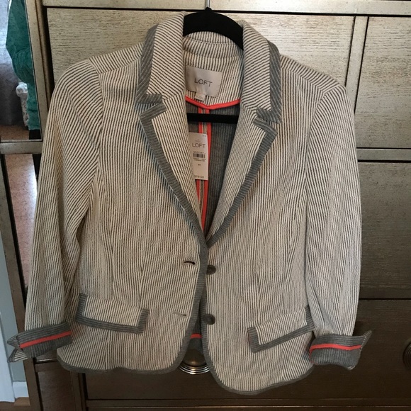 Ann Taylor Blazer. Re-poshing. It was too small when I got it. - Picture 1 of 2